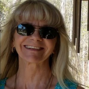 Meet your Posher, Rebecca